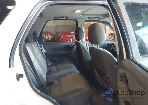 2004 Ford Escape Xlt z USA, uszkodzony, nr VIN 1FMYU03194KA73014